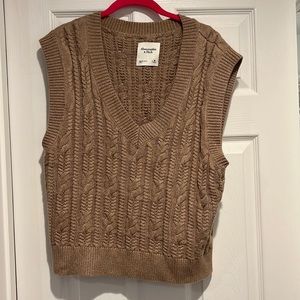Abercrombie and Fitch cropped knit sweater vest